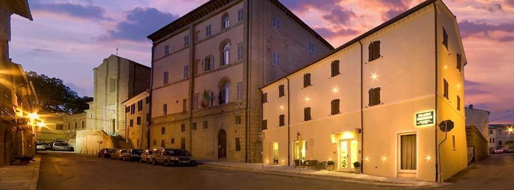 Palazzo Ruschioni Boutique Hotel Камерано Екстер'єр фото