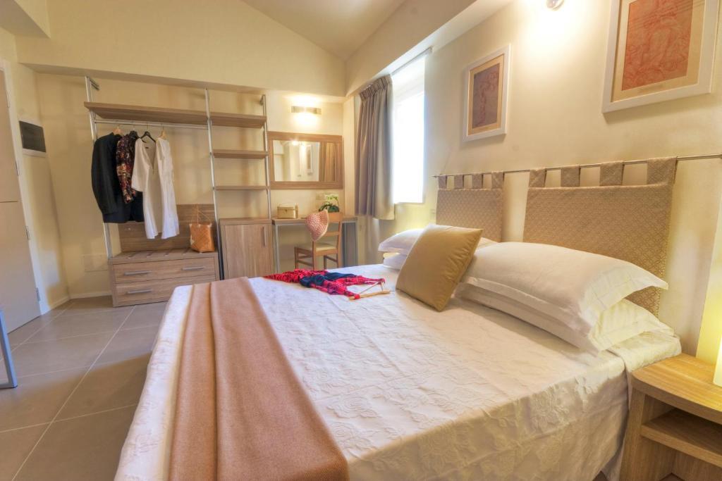 Palazzo Ruschioni Boutique Hotel Камерано Номер фото