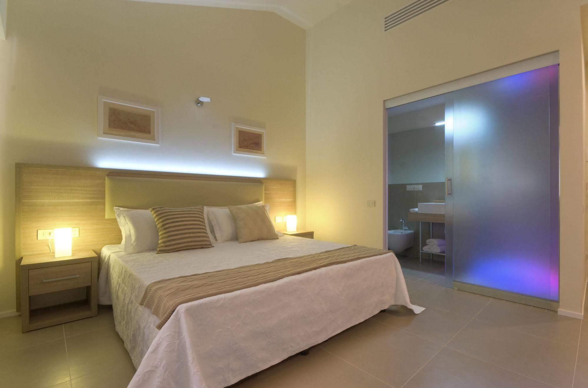 Palazzo Ruschioni Boutique Hotel Камерано Екстер'єр фото